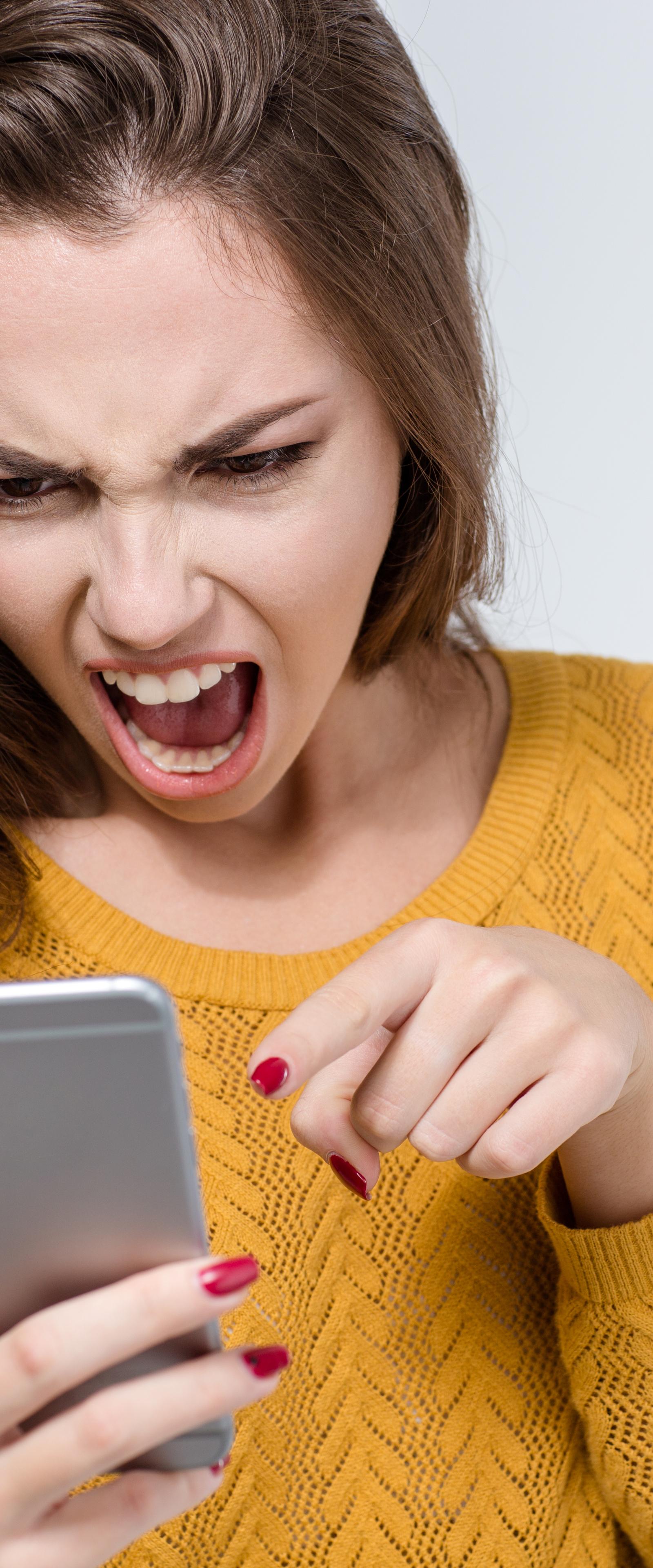 Hartford Professionals Cut Stress With Phone-Free Hours